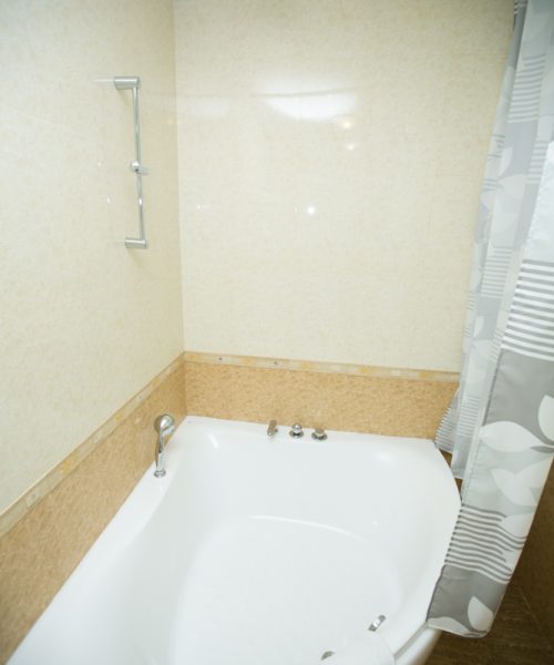 Studio-bathroom